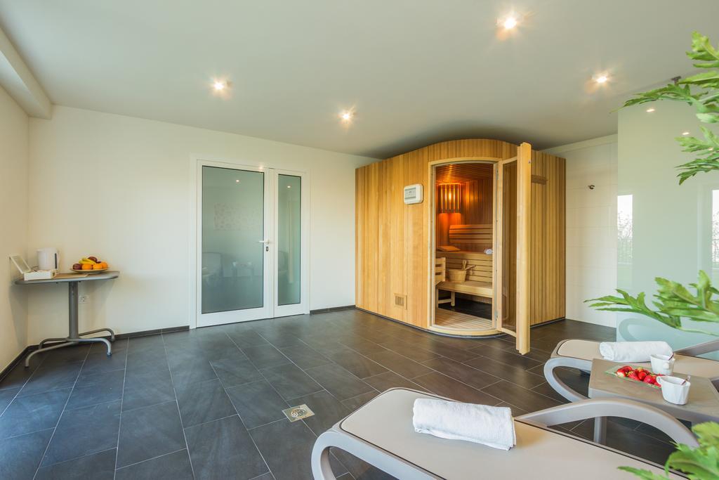 Villa Manus - Boutique Apartments Ловран Екстериор снимка
