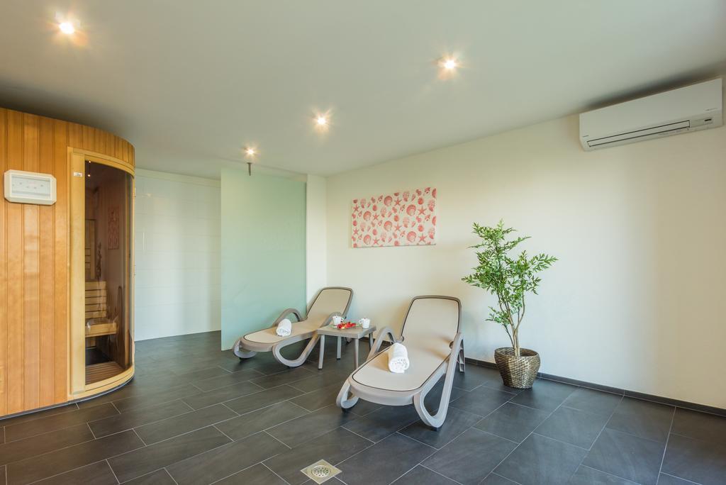 Villa Manus - Boutique Apartments Ловран Екстериор снимка