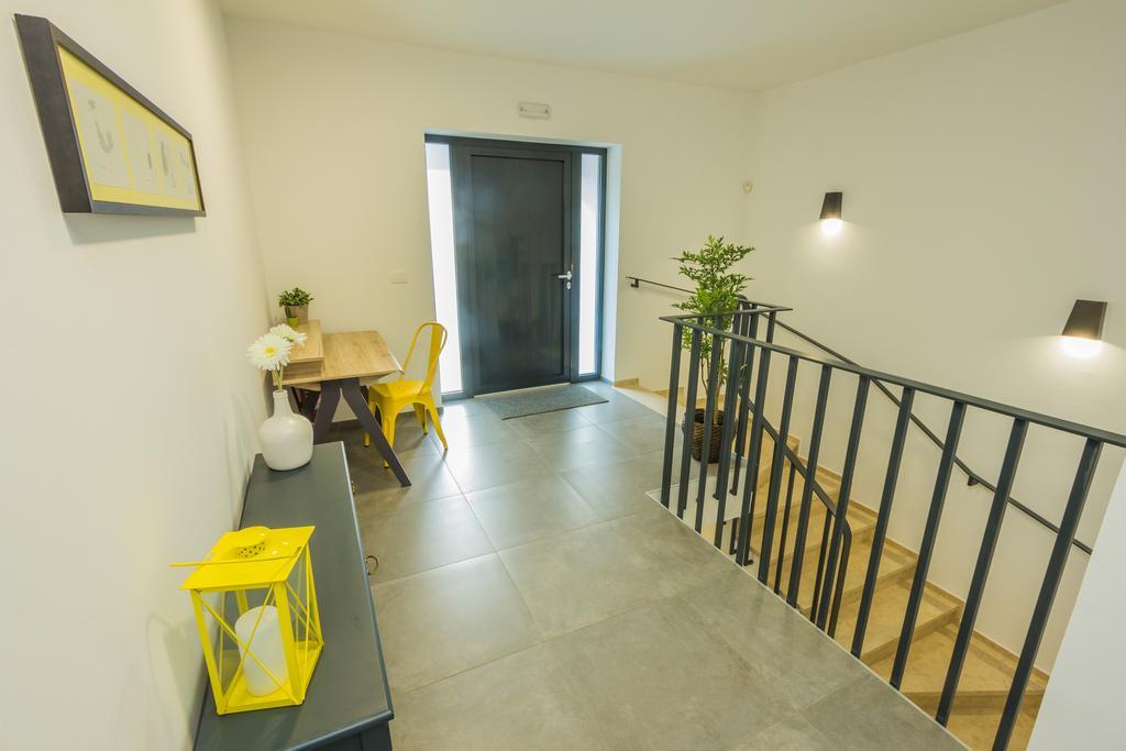 Villa Manus - Boutique Apartments Ловран Екстериор снимка