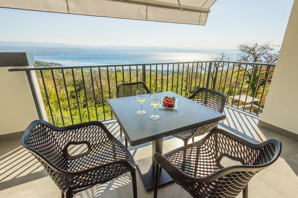 Villa Manus - Boutique Apartments Ловран Екстериор снимка