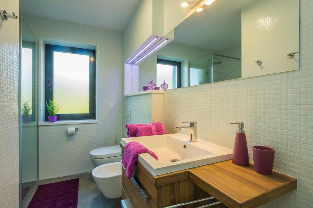 Villa Manus - Boutique Apartments Ловран Екстериор снимка