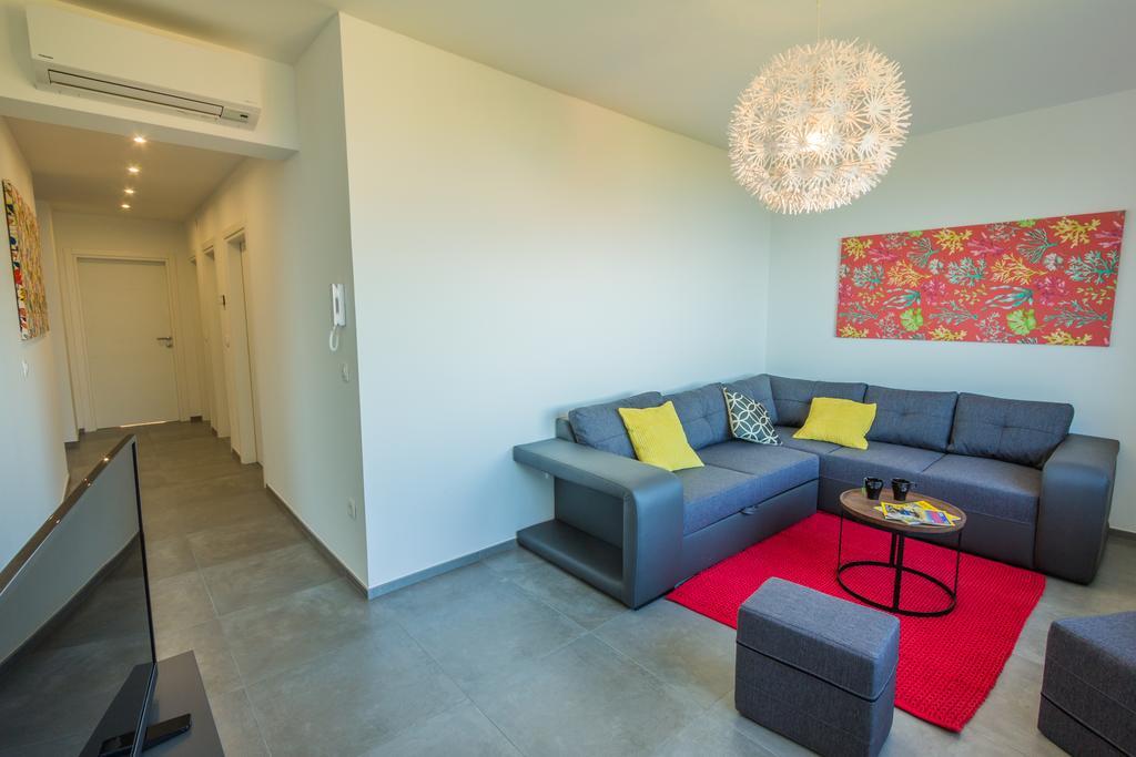 Villa Manus - Boutique Apartments Ловран Екстериор снимка