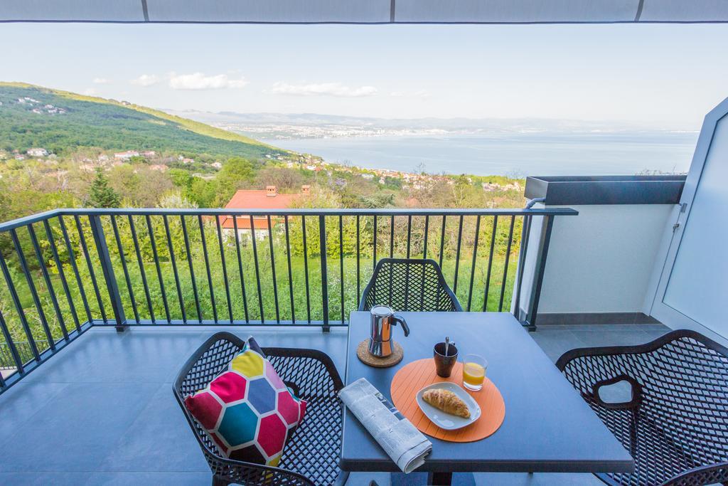 Villa Manus - Boutique Apartments Ловран Екстериор снимка