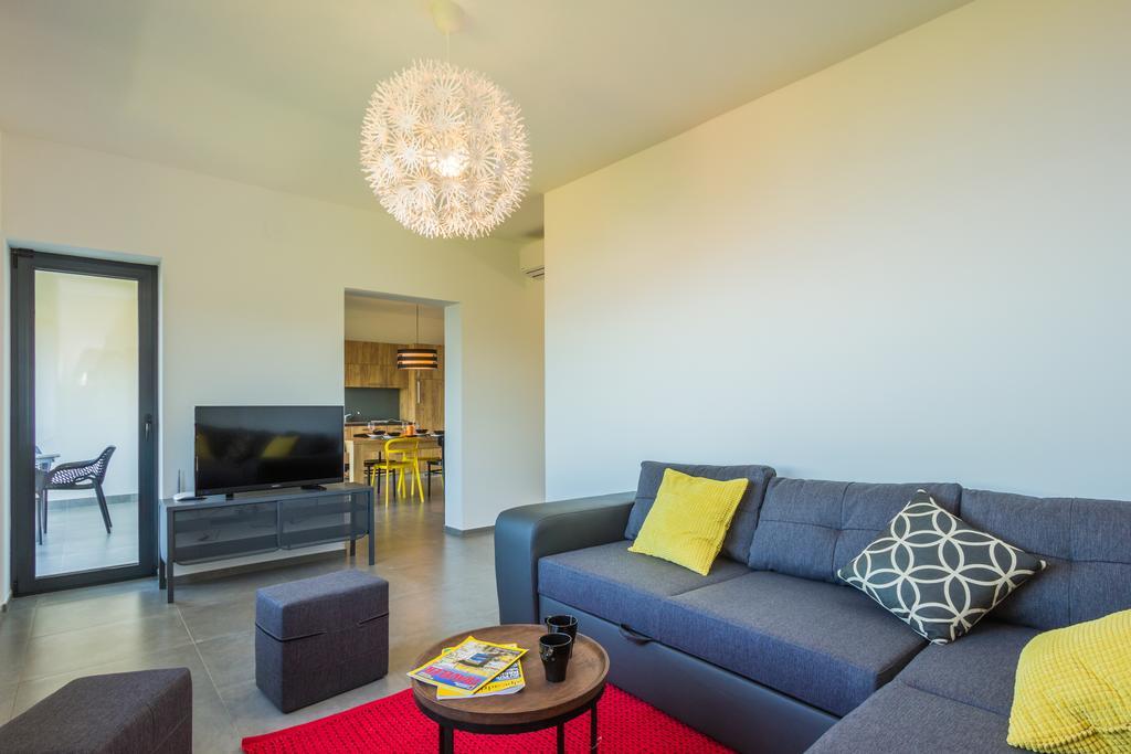 Villa Manus - Boutique Apartments Ловран Екстериор снимка