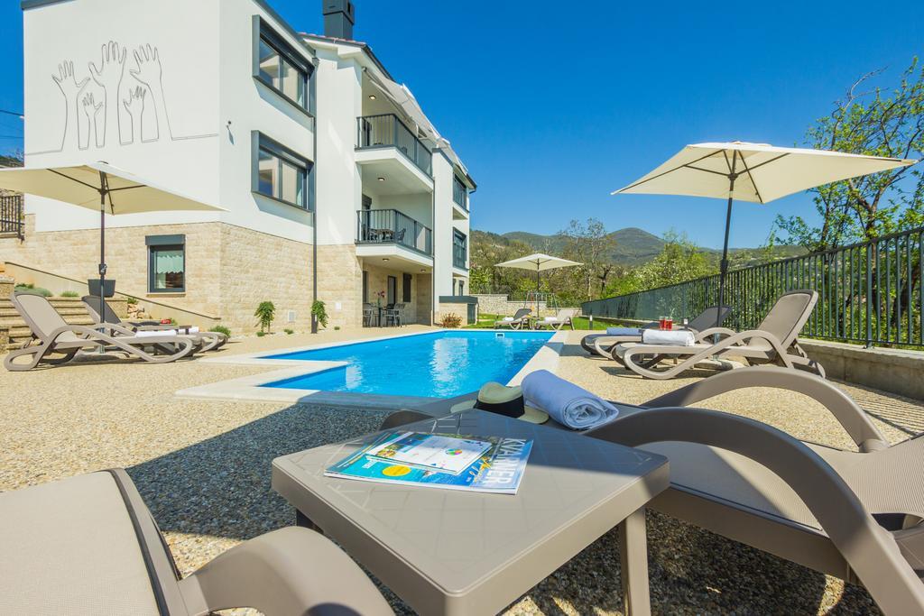 Villa Manus - Boutique Apartments Ловран Екстериор снимка