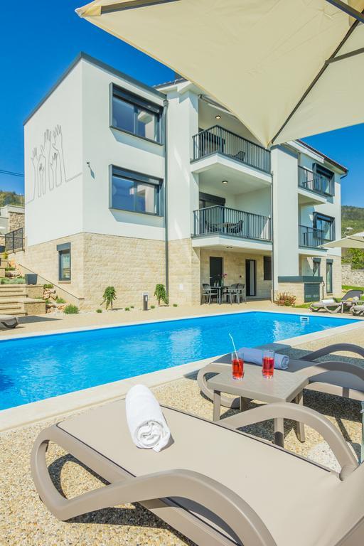 Villa Manus - Boutique Apartments Ловран Екстериор снимка